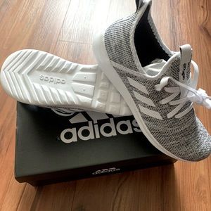 Cloud foam Pure Adidas running shoes for women
Size 6
Brand new, in box